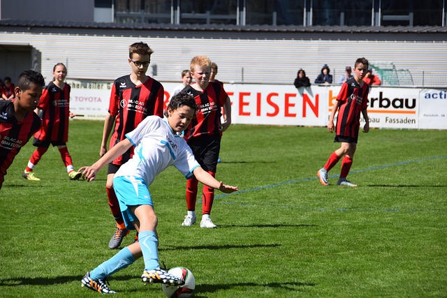 伦纳德狂砍31分，祖巴茨创队史记录，快船轻松胜篮网.